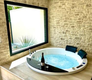 Talmont-Saint-Hilaire Villa | Les Suites du Payré - Suite Romance