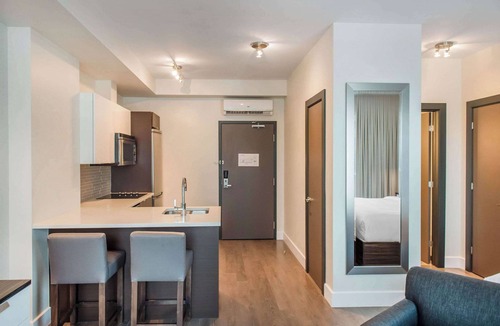 Hull Hotel | Les Suites Victoria, an Ascend Collection Hotel