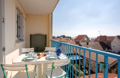 La Rogere Apartment | Les Tilleuls by Interhome