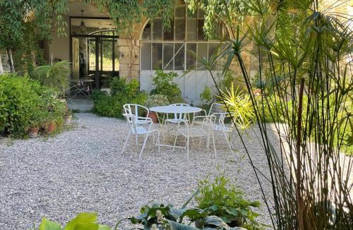 Montaren-et-Saint-Mediers Bed & Breakfast | Les Toiles du 15