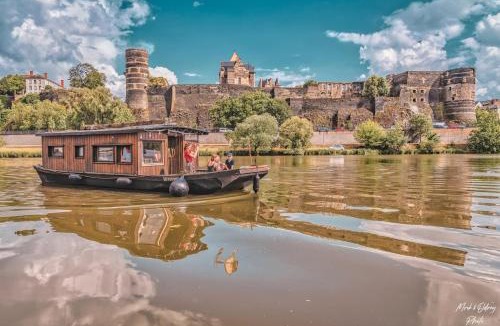 Downtown Angers Boat Rental | Les Toues Angevines