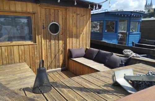 Downtown Angers Boat Rental | Les Toues Angevines