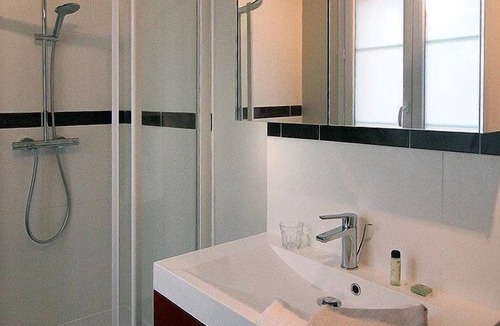 Meulan-en-Yvelines Bed & Breakfast | Les Tourelles de Thun