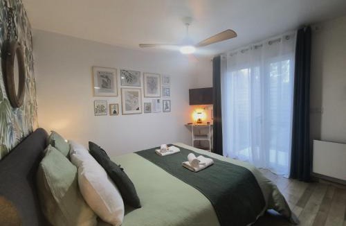 Salies-de-Bearn Bed & Breakfast | Les Treilles de Salies - Spa et sauna intérieur
