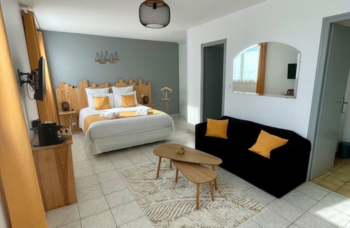 Saint Ouen d'Aunis House | Les Trois Cèdres