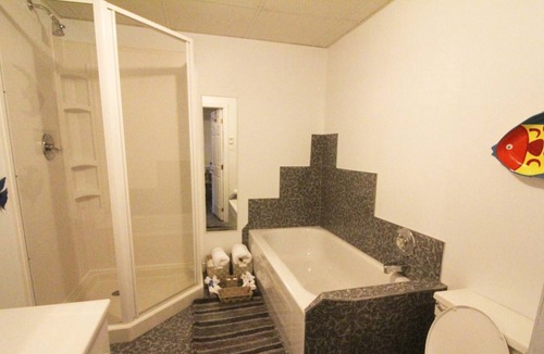 Notre-Dame-des-Monts Apartment | Les Trois Mentors : Ghandi, Mandela, Luther King
