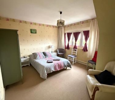 Brou House | Les Trois chambres de LYLY situées a Brou