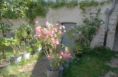 Santenay House | Les Trois Croix