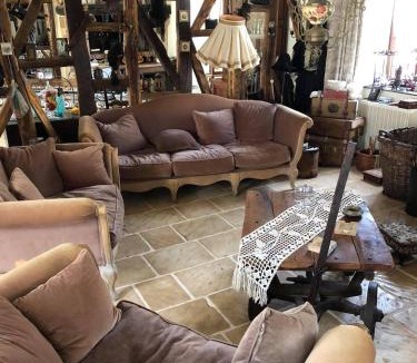 Bligny sur Ouche House | Les Trois Faisans