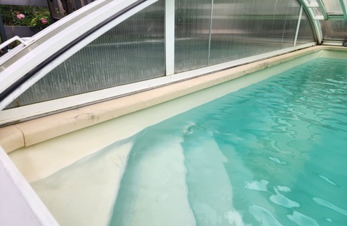 Longueval-Barbonval House | Les Trois Grottes, year-round heated outdoor pool, 7 rooms.