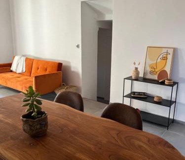 Les Vans Apartment | Les Vans - Charmant appartement au cœur du village