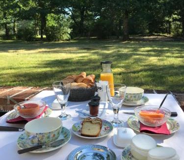 Les Haudeaux Bed & Breakfast | Les Vieux Guays