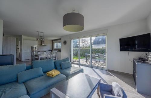 Sainte-Honorine-des-Pertes House | Les Vignets comfortable holiday home