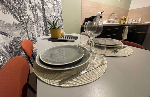 Bourroches Apartment | Les Vignes - Cosy, View over Dijon