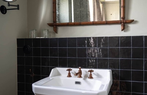 Vittel Bed & Breakfast | "Les Villas du Parc" - Vittel Thermal Parknn"AMBROISE" Guesthouse