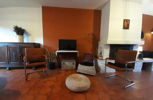 Mons House | Les Violettes