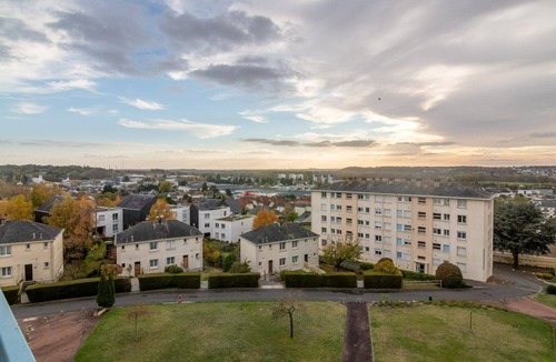 Saumur Apartment | ☆Les Violettes☆ | Spacious, fully-equipped apartment