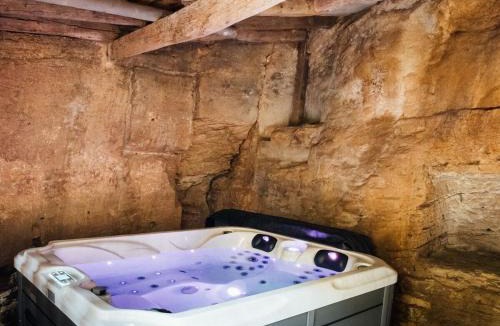 Doue-la-Fontaine House | Les voûtes oubliées