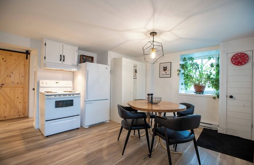 Quartier 5-4 Apartment | Les Voûtes Royal Urbain| Parking | Pet friendly