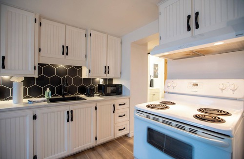 Quartier 5-4 Apartment | Les Voûtes Royal Urbain| Parking | Pet friendly