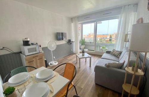 Carnon-Plage Apartment | *Les Voiliers, Studio, Vue sur Mer, Wifi, Parking*