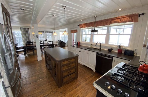 Riviere Du Loup Ski Chalet | Les Voiliers - Water View in Riviere-du-Loup
