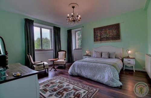 Erce-pres-Liffre Bed & Breakfast | Les voisins de l'illet
