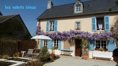 Saint-Martin-des-Entrees Bed & Breakfast | Les Volets Bleus