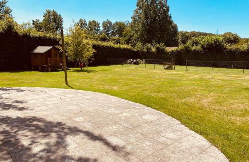 Cormont House | Les Volets Bleus