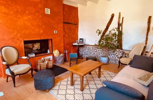 Cormont House | Les Volets Bleus