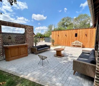 Saint-Venant House | Les volets bleus