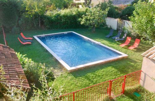 Salon-de-Provence House | Les Volets Bleus Provence