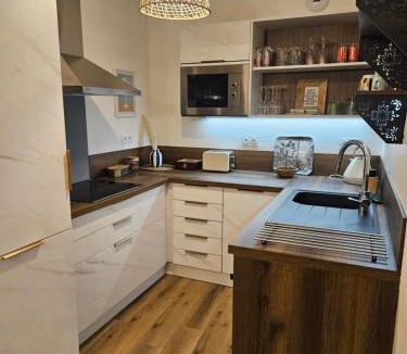 Jublains House | Les Volets Bleus house and spa