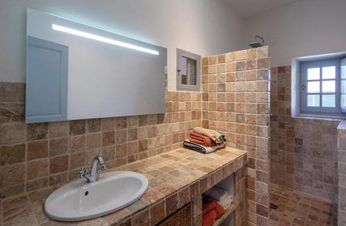 Maillane House | Les volets bleus-Maillane