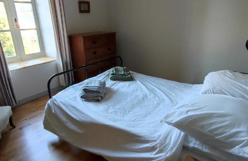 La Croix-Hellean House | Les Volets Gris