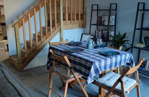 La Croix-Hellean House | Les Volets Gris