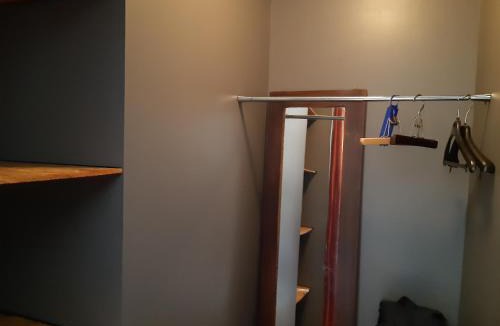 Neuvy-sur-Barangeon House | Les Volets rouges