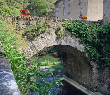 Miraval-Cabardes House | Les Volets Verts