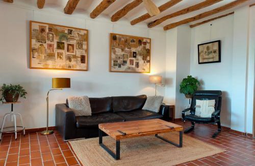Barbera de la Conca House | Les Voltes II - 3BD gem in hilltop wine village with amazing views