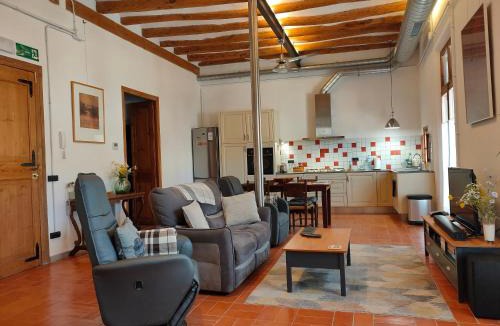 Barbera de la Conca House | Les Voltes III - stunning 5BD home with panoramic views in hilltop wine village