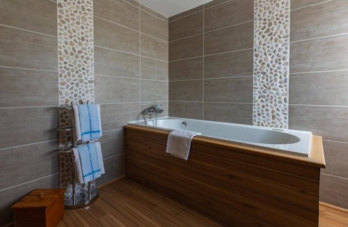 Saint-Martin-la-Meanne House | Les Voyageurs