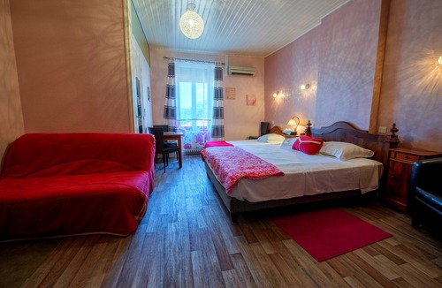 Tournon-d'Agenais Hotel | Les Voyageurs