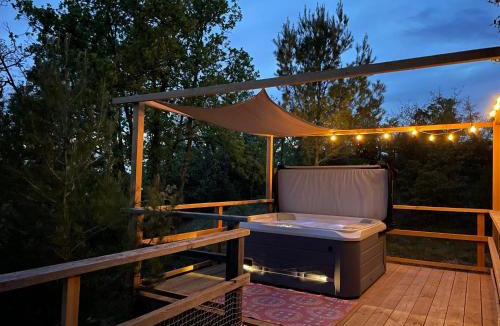 Saint-Paulet-de-Caisson Bed & Breakfast | Les Yourtes de Provence