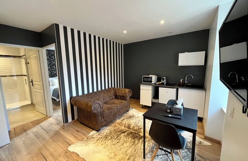 Limoges Apartment | Lescinqsuites/Le Chivas - Dabnb