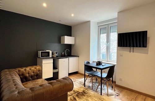Limoges Apartment | Lescinqsuites/Le Chivas - Dabnb