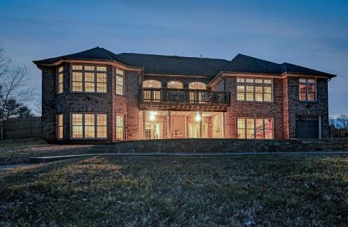 Sunrise Bay House | LesLee at the Lake