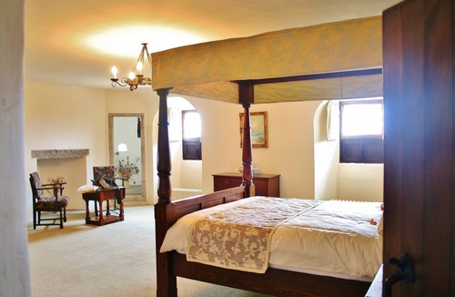 Insch Bed & Breakfast | Leslie Castle