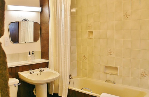 Insch Bed & Breakfast | Leslie Castle