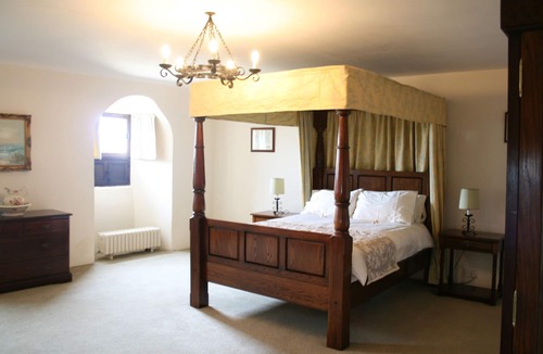 Insch Bed & Breakfast | Leslie Castle