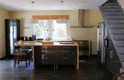 Saint-Quentin-la-Poterie House | Lesmaisonsdevalerie. House 4 km from Uzès in Saint-Quentin-la-Poterie.